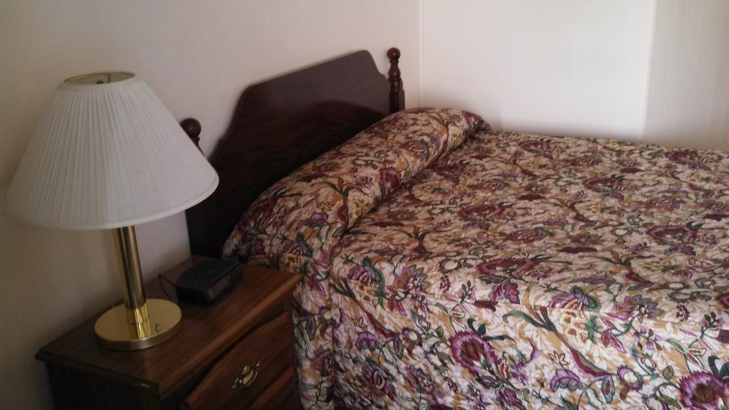 The Mansion Motel Buffalo Room photo