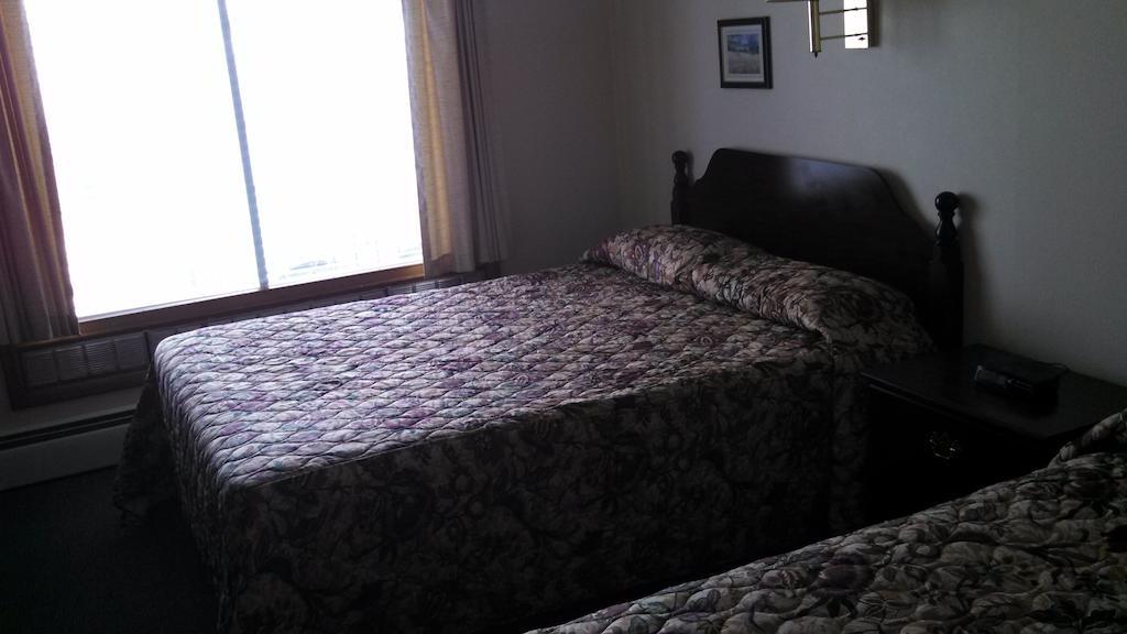 The Mansion Motel Buffalo Room photo